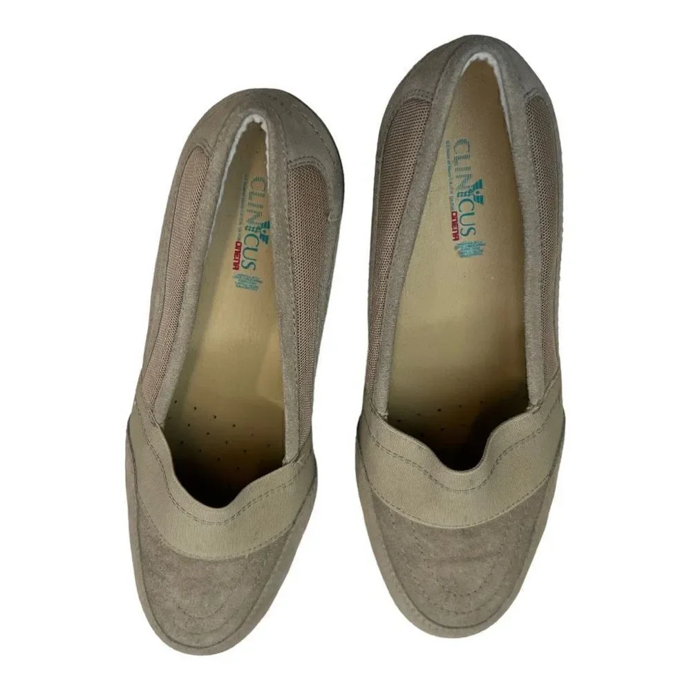 Clinicus Women's Suede Slip-On Round Toe Low Top Loafer Shoes Beige Tan Size 8.5